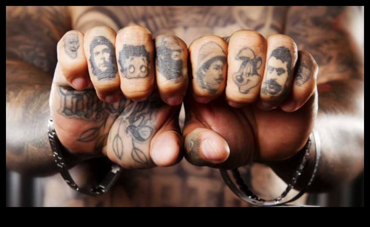 Micro capodopere: scufundă-te în alura eleganței tatuajelor cu degetele