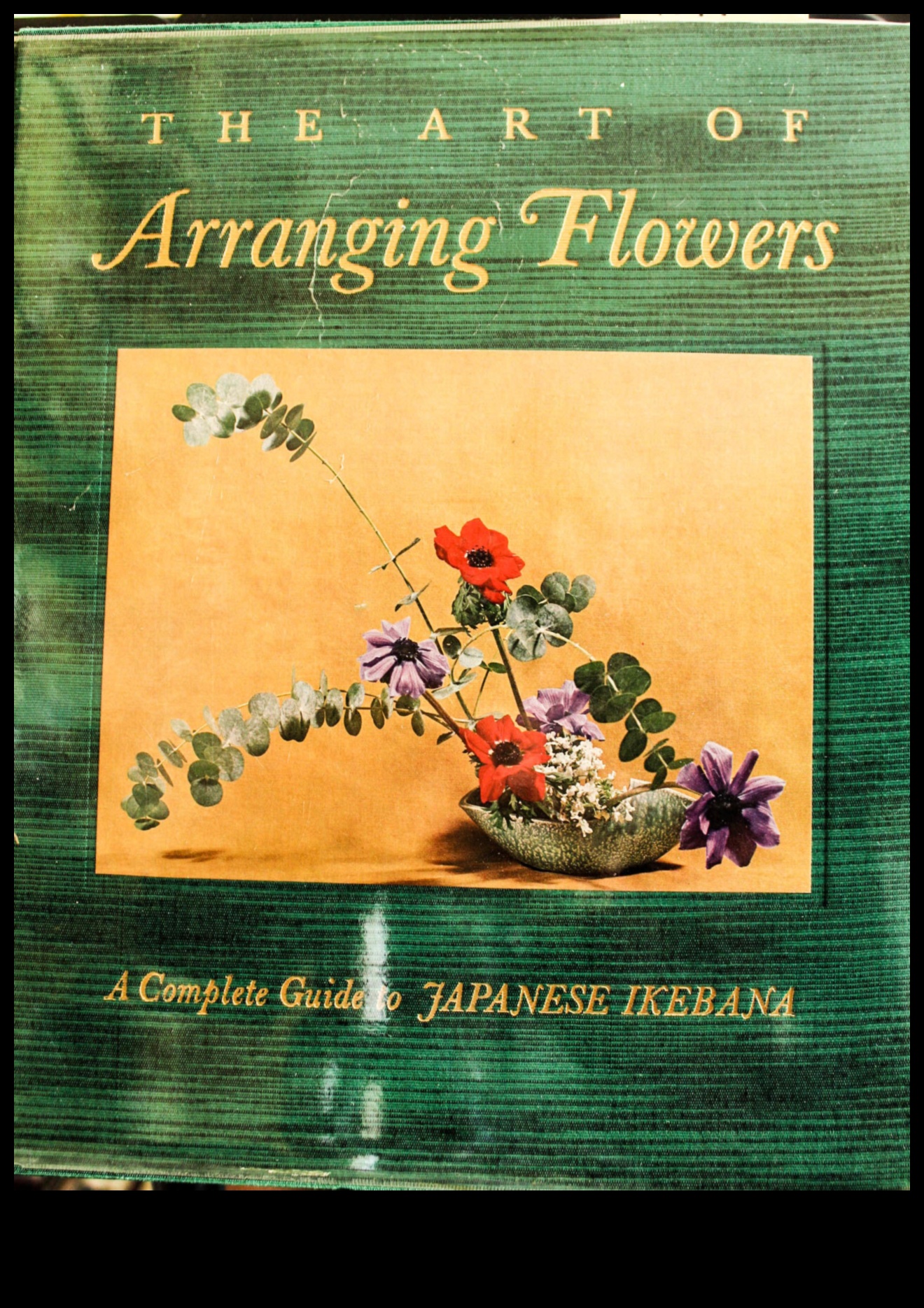 Tehnici de creație pentru design floral: aranjarea florilor cu stil