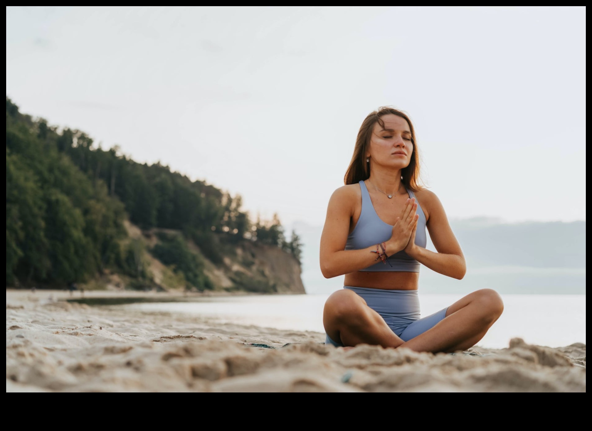 Calm interior Un ghid pentru meditația zilnică pentru sănătatea mintală 2 Calm interior: un ghid pentru meditația zilnică pentru sănătatea mintală