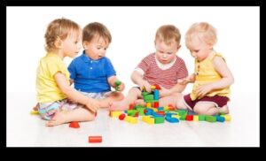 Fluttering Friends: Strategii de dezvoltare socială pentru bebeluș