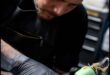 Pionieri ai tatuajelor: Avansarea meșteșugului cu tehnici moderne